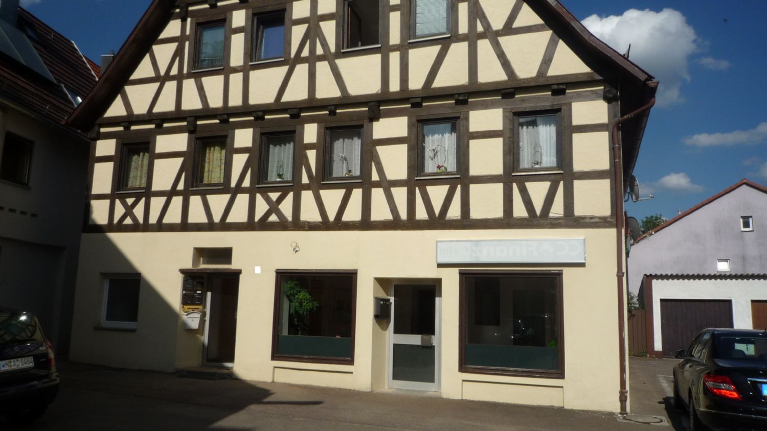 Renditepotenzial 10% – Wohn- und Geschäftshaus mit Potenzial in zentraler Lage - Bild (21845)