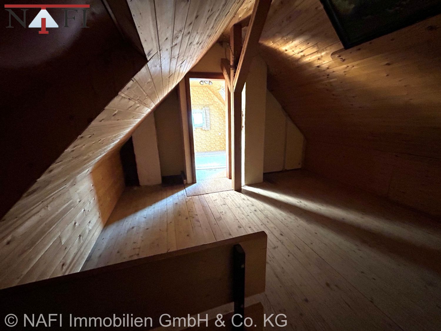 ++Doppelhaushälfte mit großem Garten und viel Potenzial in ruhiger Wohnlage++ - Dachboden (22925)