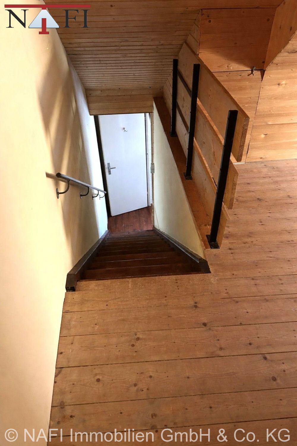 ++Doppelhaushälfte mit großem Garten und viel Potenzial in ruhiger Wohnlage++ - DG Treppe (22923)