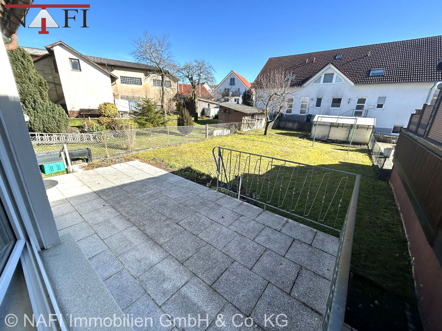 ++Doppelhaushälfte mit großem Garten und viel Potenzial in ruhiger Wohnlage++ - Terrasse (22926)