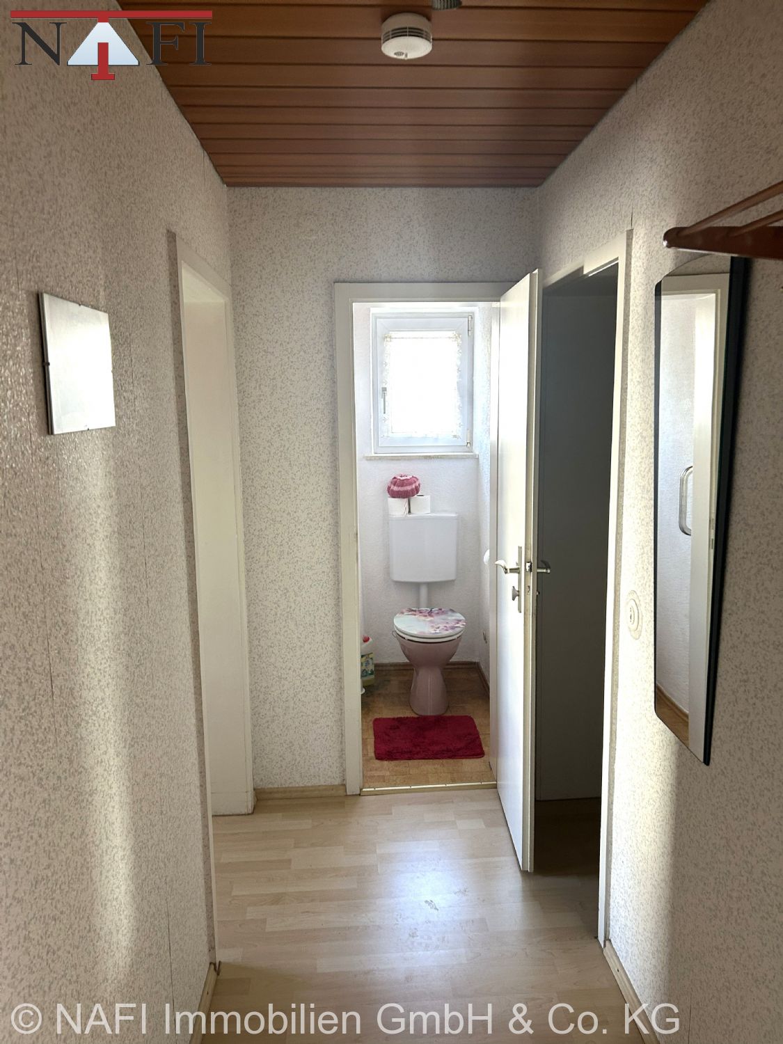++Doppelhaushälfte mit großem Garten und viel Potenzial in ruhiger Wohnlage++ - Sep. WC (22920)