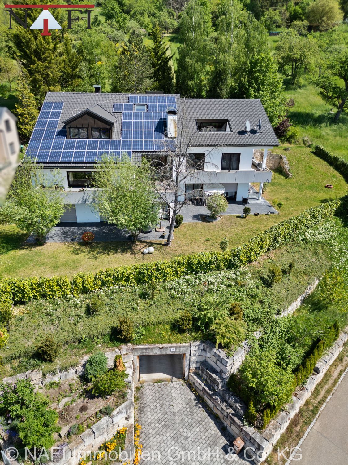 Exklusives Anwesen mit traumhaftem Ausblick & 8 privaten Tiefgaragenstellplätzen - Hausansicht (21984)