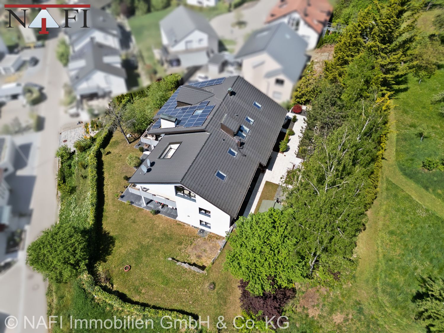 Exklusives Anwesen mit traumhaftem Ausblick & 8 privaten Tiefgaragenstellplätzen - Hausansicht (22014)