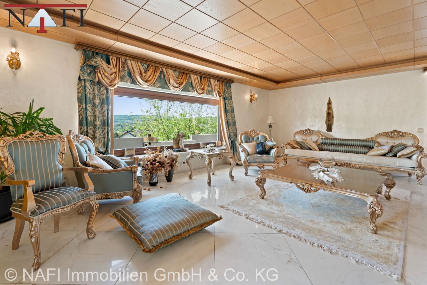 Exklusives Anwesen mit traumhaftem Ausblick & 8 privaten Tiefgaragenstellplätzen - 2. Wohnzimmer EG (21994)