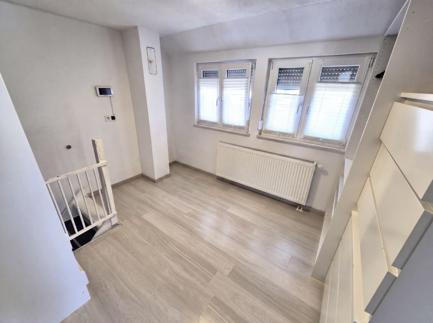 Familientraum mit Zukunft: Modernisiertes Einfamilienhaus mit Einliegerwohnung und Sonnengarten - Zimmer DG (21039)