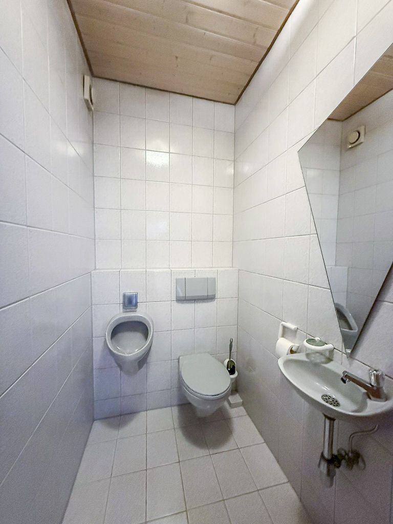 +Attraktives Wohn- und Geschäftshaus mit hoher Ertragskraft in bester Innenstadtlage von Nürtingen+ - sep. WC Maisonette 1. Ebene (17123)