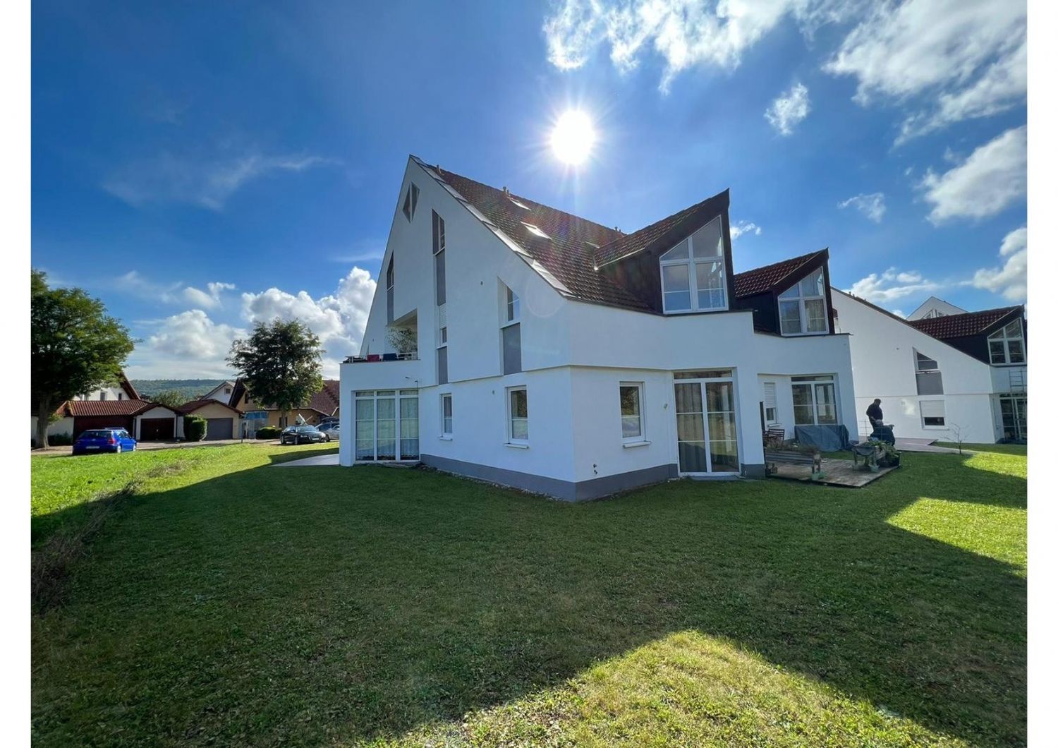 Moderne Maisonette-Wohnung mit Balkon, Garage & 3 Stellplätzen, 73466 Lauchheim, Etagenwohnung