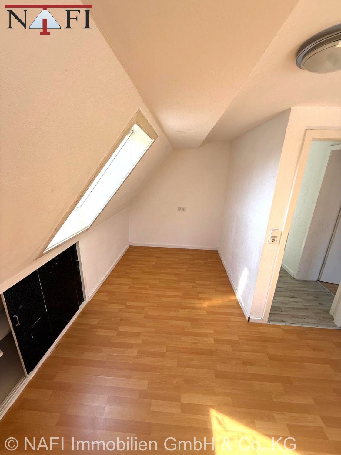 **Großzügige Maisonette mit 7 Zimmern – mit Potenzial** - Schlafzimmer (27829)