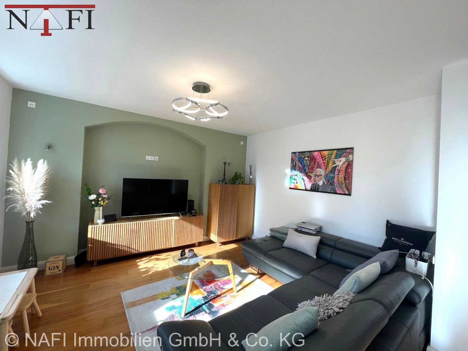 **Stilvoll kernsanierte Gartenwohnung mit 165 m² – Terrasse, Garten & Balkon in Stuttgart-Nord** - Wohnbereich (25346)