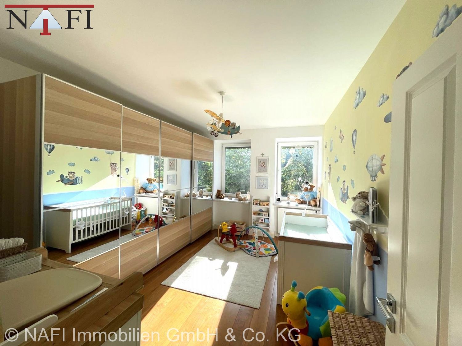 **Stilvoll kernsanierte Gartenwohnung mit 165 m² – Terrasse, Garten & Balkon in Stuttgart-Nord** - Schlafzimmer (25349)