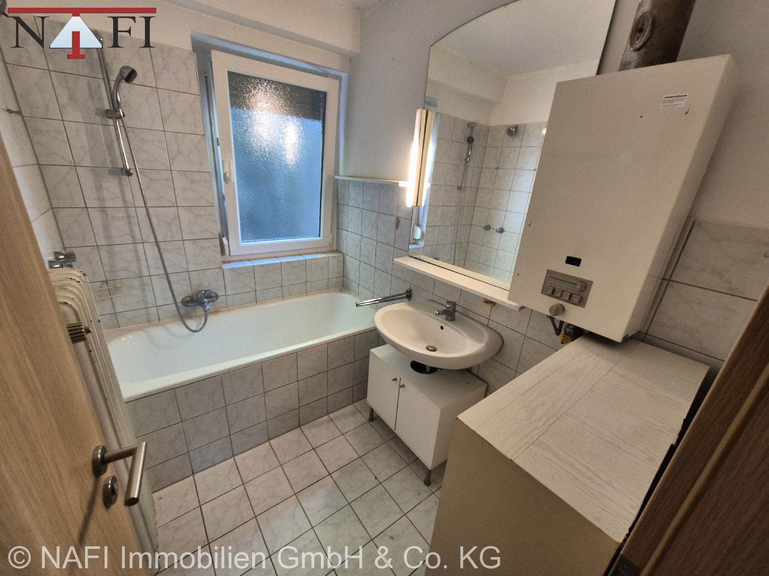 ++Solides 2-3 FH in begehrter Sonnenlage – naturnah wohnen mit vielfältigen Nutzungsmöglichkeiten++ - Bad EG (18284)