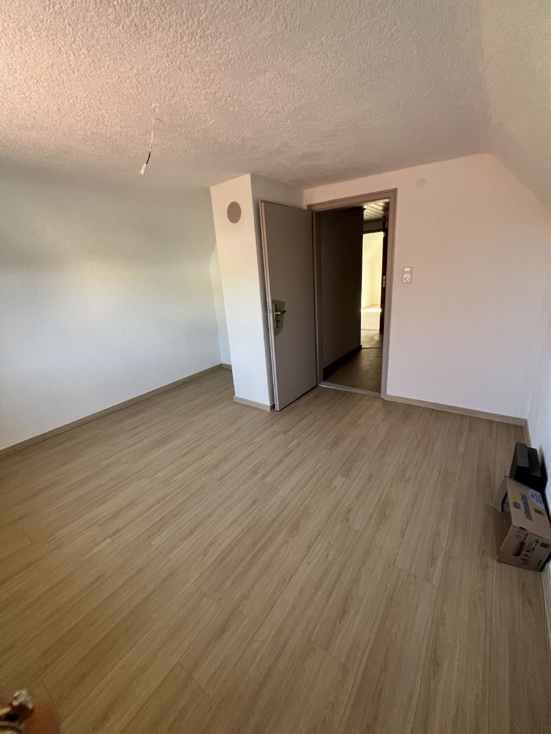 * 1–3-Familienhaus mit traumhafter Aussicht & großem Grundstück * - Bild (22710)