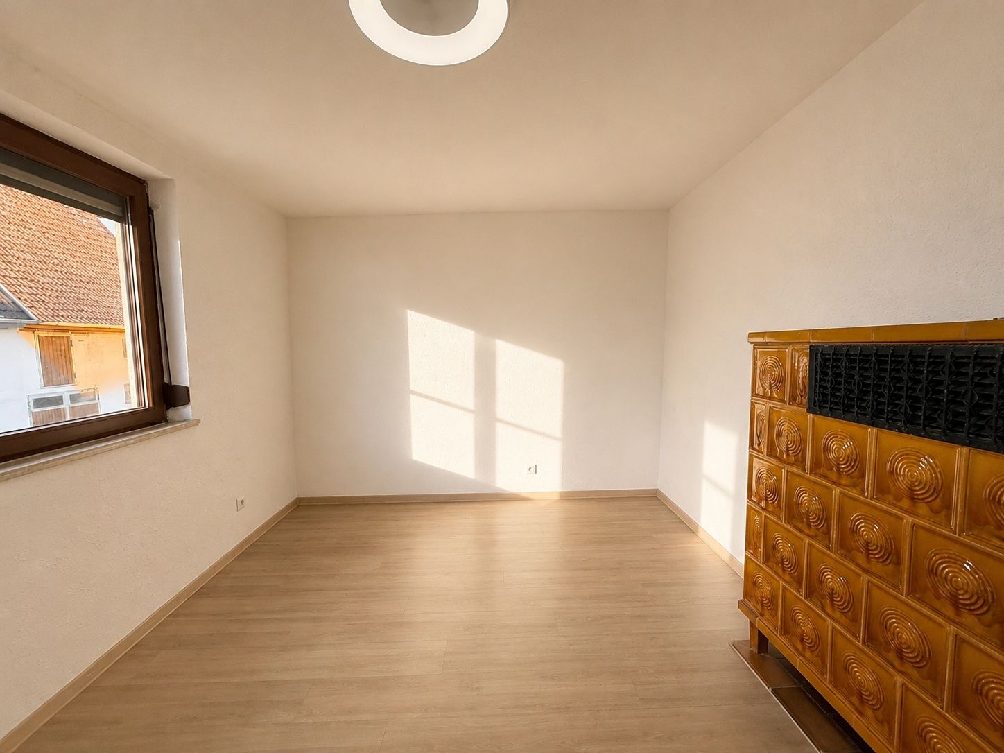 * 1–3-Familienhaus mit traumhafter Aussicht & großem Grundstück * - Bild (22700)