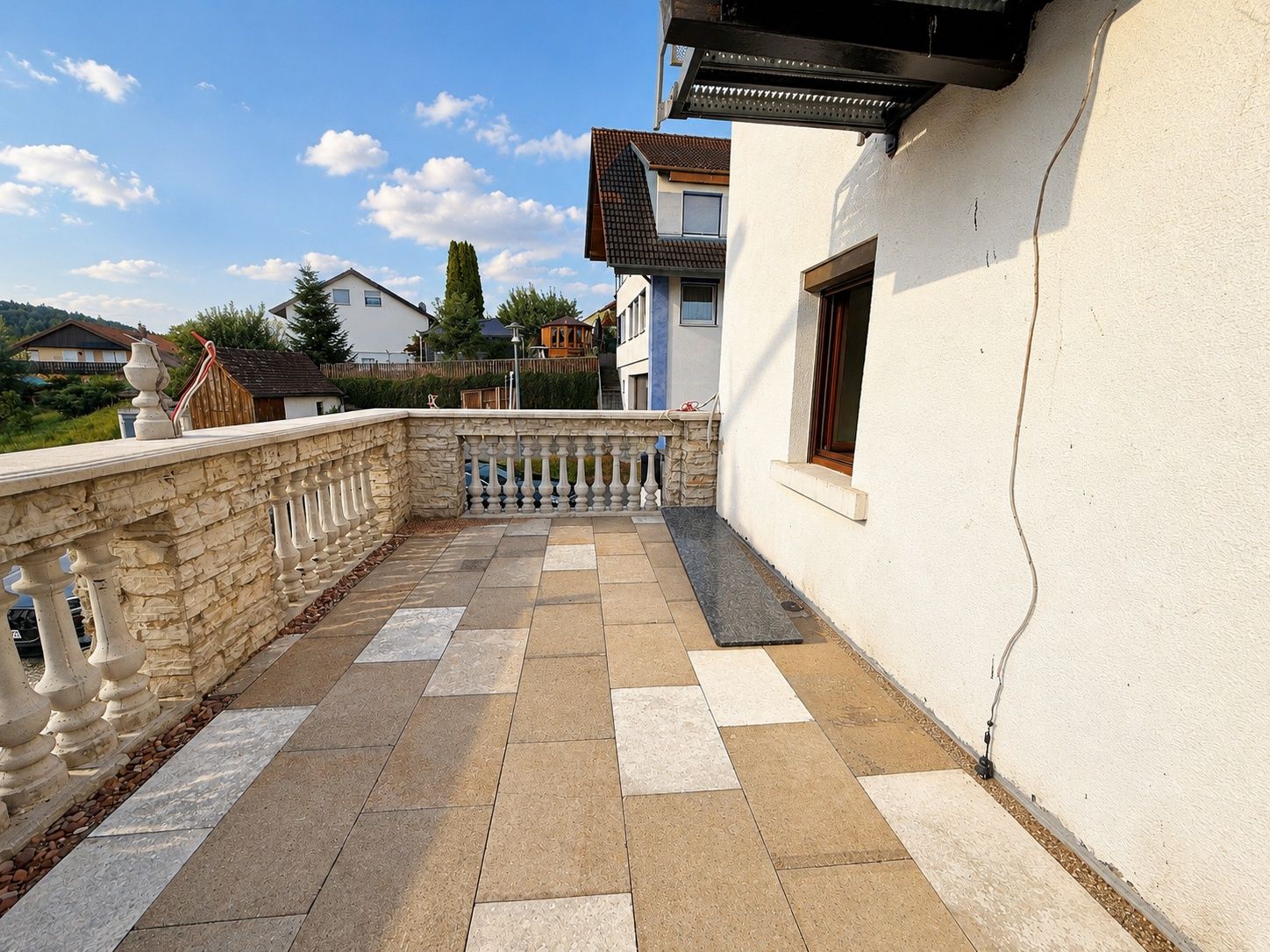 * 1–3-Familienhaus mit traumhafter Aussicht & großem Grundstück * - Bild (22689)