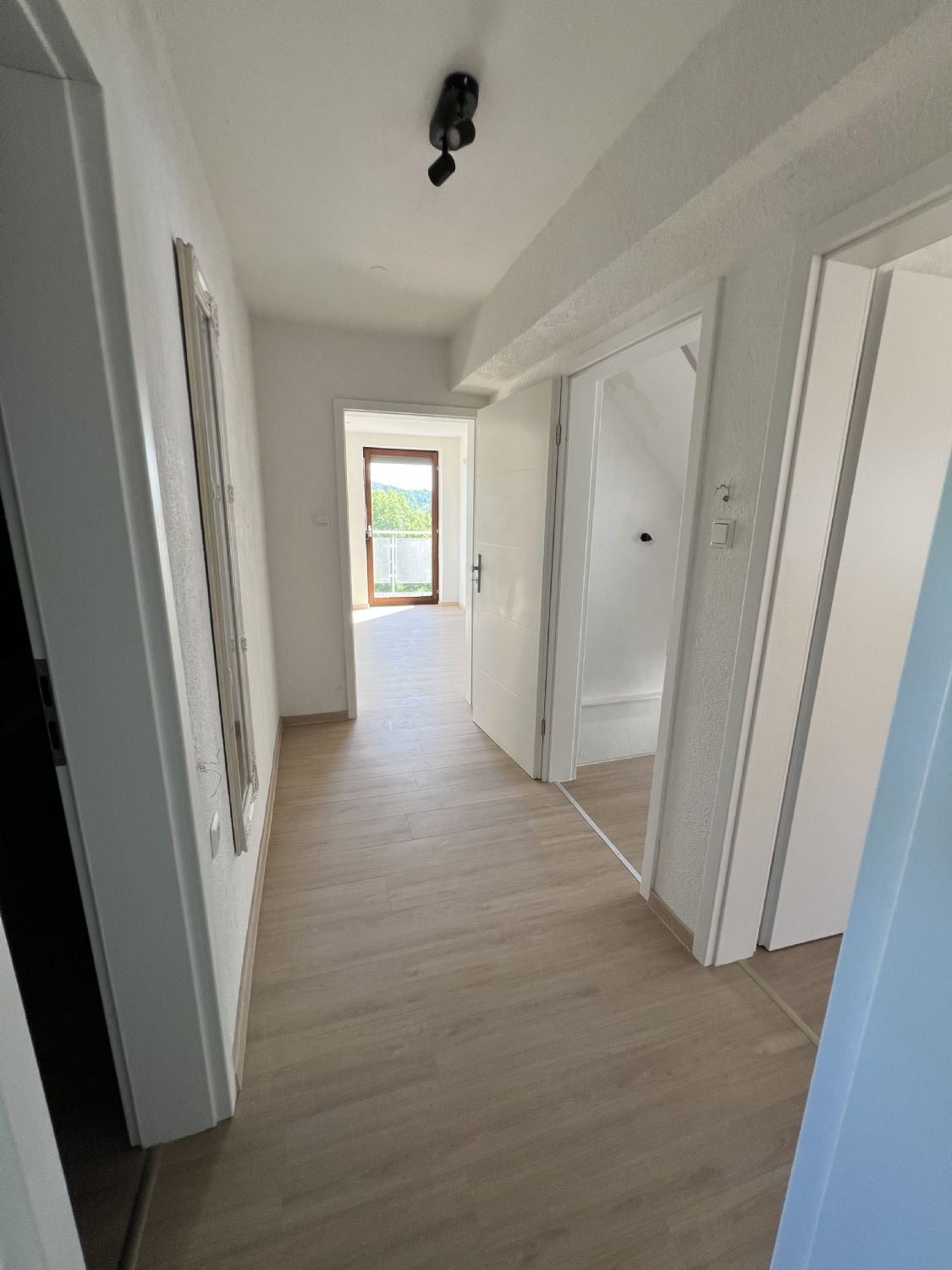 * 1–3-Familienhaus mit traumhafter Aussicht & großem Grundstück * - Bild (22695)