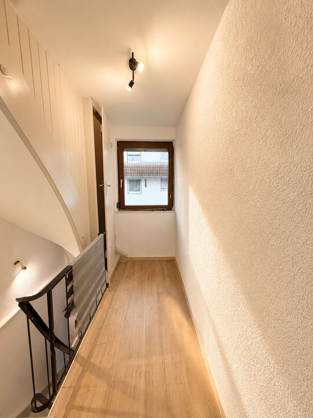 * 1–3-Familienhaus mit traumhafter Aussicht & großem Grundstück * - Bild (22705)