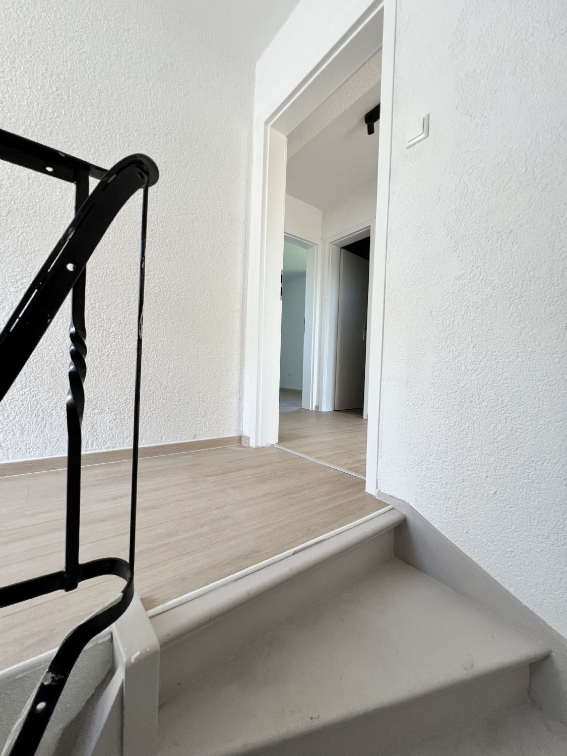 * 1–3-Familienhaus mit traumhafter Aussicht & großem Grundstück * - Bild (22694)