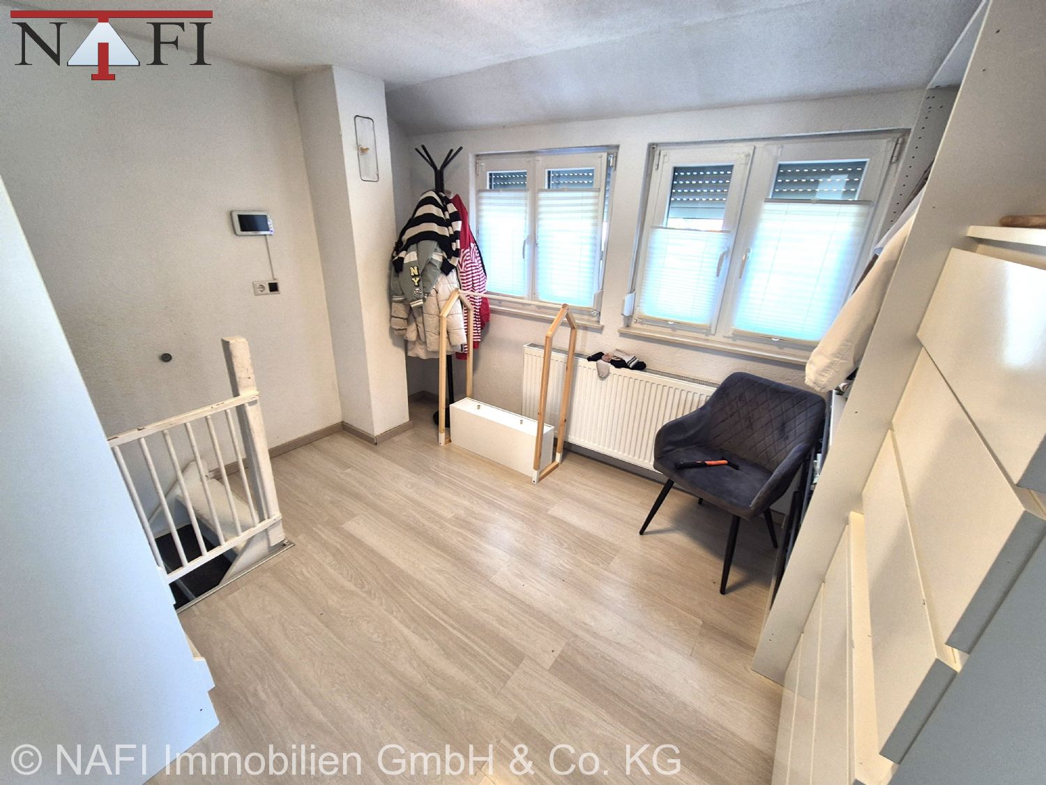 Sonnige Wohnlage modernes 1-2 Familienhaus mit großem Grundstück ~ - Schlafzimmer DG (18262)