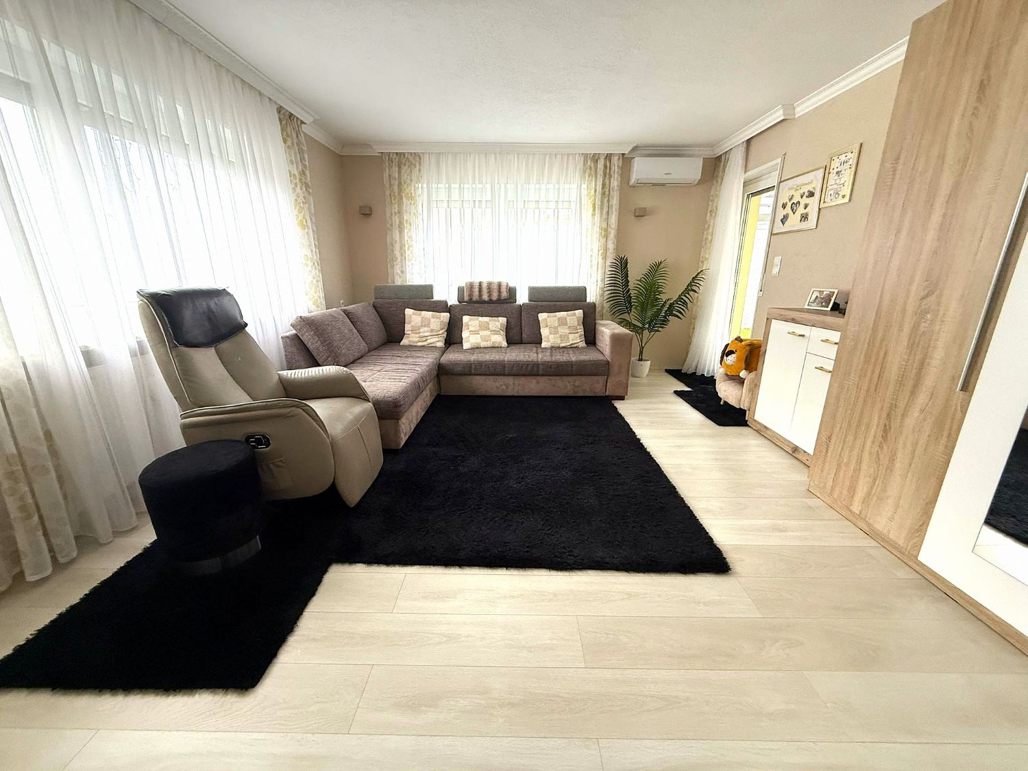 ++Sanierte 3,5-Zimmer-Erdgeschosswohnung in attraktiver TOP-Lage++ - Wohnzimmer EG (24855)