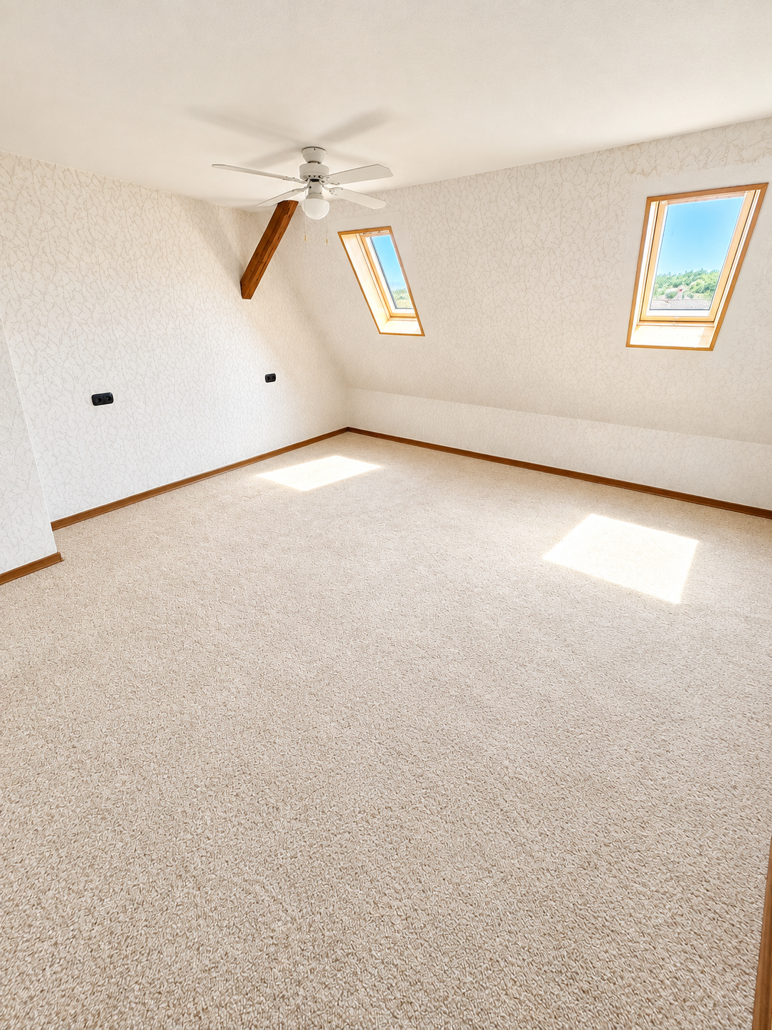 Ein Zuhause voller Möglichkeiten – charmant, großzügig und bereit für Ihre Familiengeschichte - 1. Zimmer DG (27203)