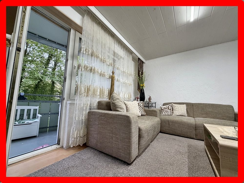 Schorndorf: Lichtdurchflutete 3 Zimmer-Wohnung mit Balkon, 73614 Schorndorf, Erdgeschosswohnung