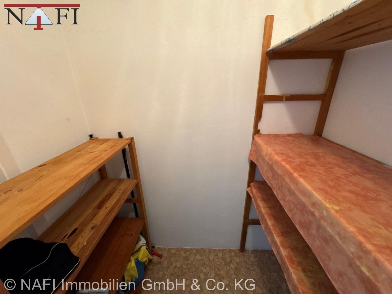 **Zentral wohnen in Waiblingen – Gepflegte 2-Zimmer-Wohnung mit Balkon und Aufzug** - Abstellraum (22408)