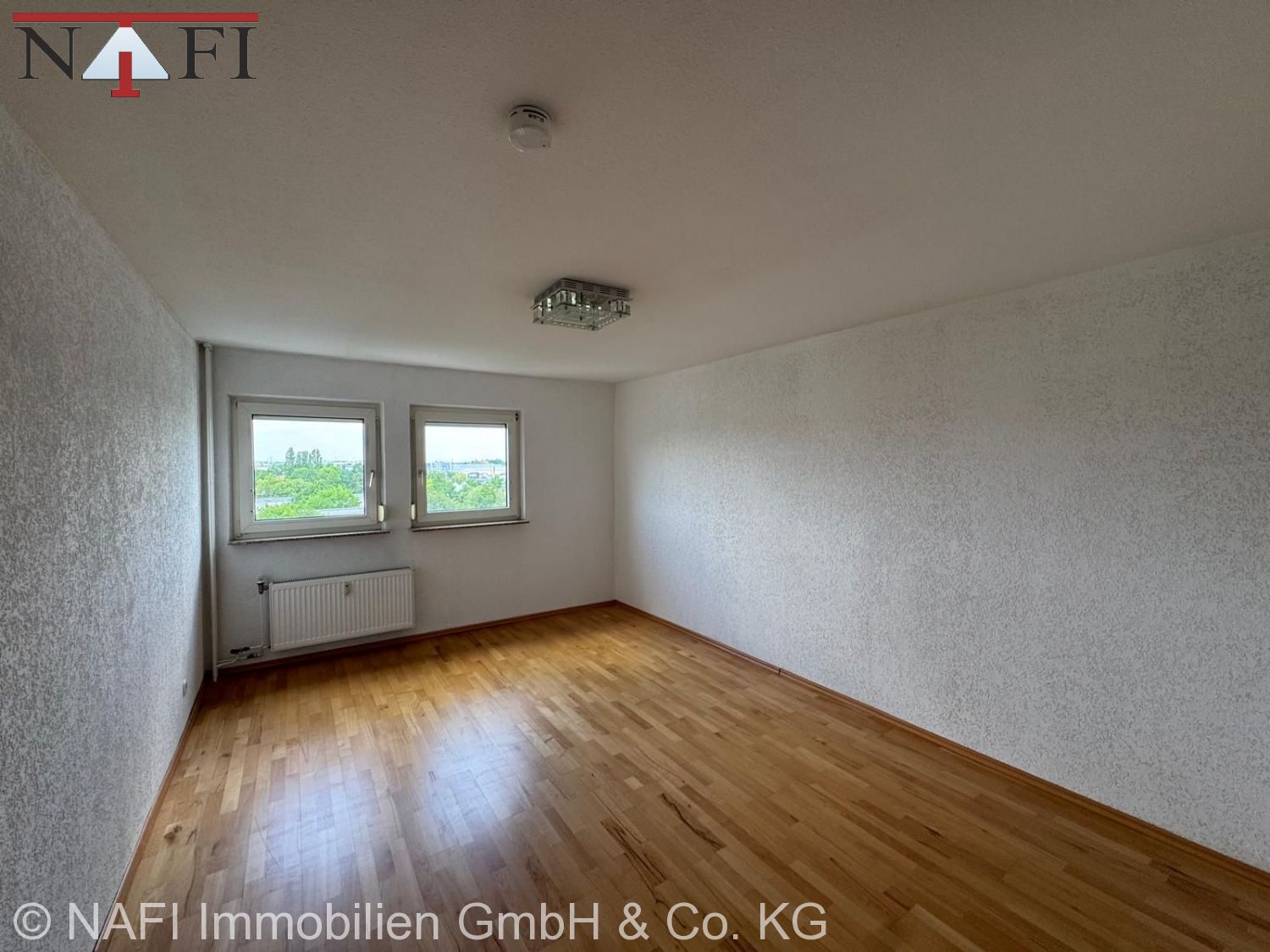 **Zentral wohnen in Waiblingen – Gepflegte 2-Zimmer-Wohnung mit Balkon und Aufzug** - Schlafzimmer (22400)