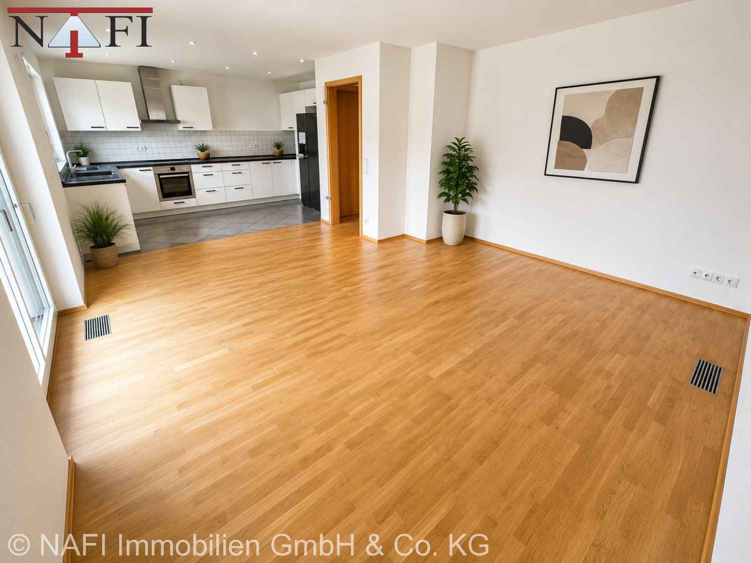 *Familienfreundlich wohnen – Moderne 4,5-Zi.-EG-Wohnung mit Garten* - Wohn- und Esszimmer, Küche (24959)