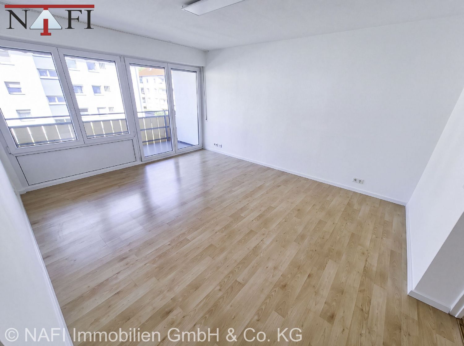 Sonnige Wohnlage + Garage**Clever geschnittene 3-Zimmer-Wohnung mit Balkon** - Wohnzimmer (27249)