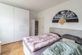 Hauptschlafzimmer EG - **Exklusives Zweifamilienhaus mit Doppelgarage in begehrter Familienwohnlage**