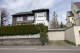 Hausansicht - **Exklusives Zweifamilienhaus mit Doppelgarage in begehrter Familienwohnlage**