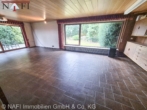 Wohnzimmer - **PLATZWUNDER, großzügiges Einfamilienhaus mit Einliegerwohnung und toller Aussicht**