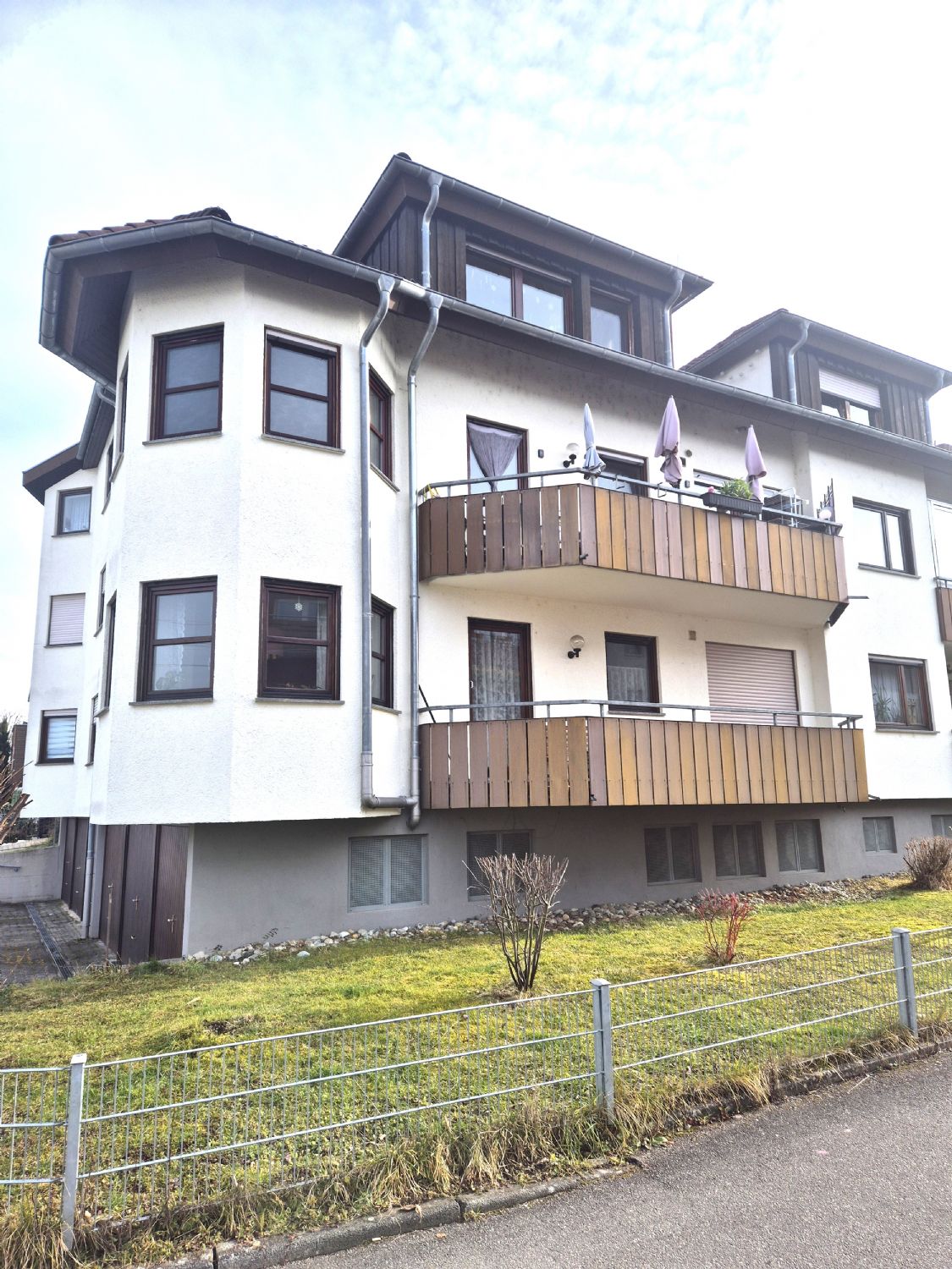 *Helle und gut geschnittene Etagenwohnung mit TG-Stellplatz in ruhiger Lage*, 73614 Schorndorf, Etagenwohnung