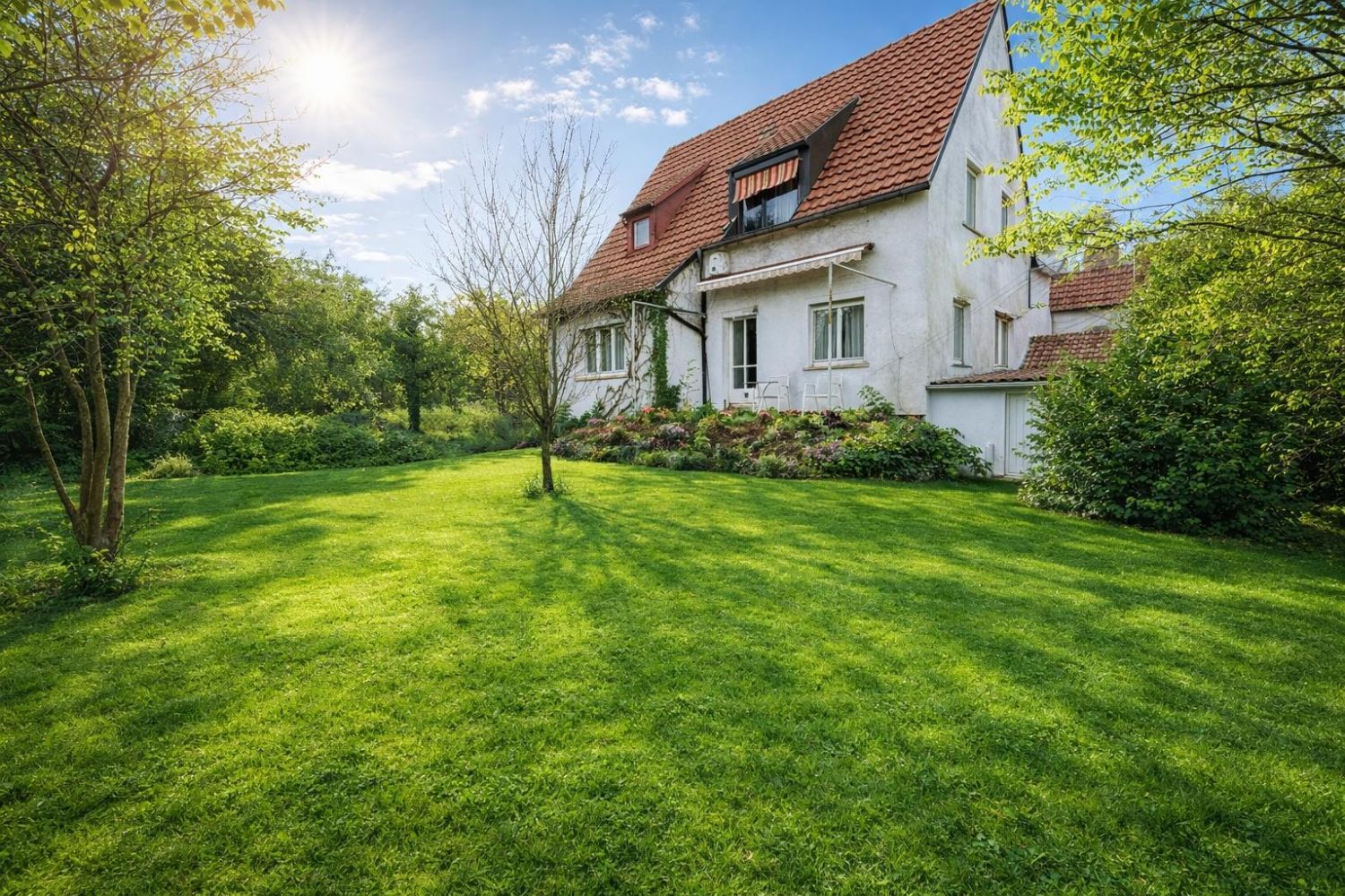 ** Stilvolles Haus mit Villencharakter und weitläufigem Garten **, 71332 Waiblingen, Einfamilienhaus