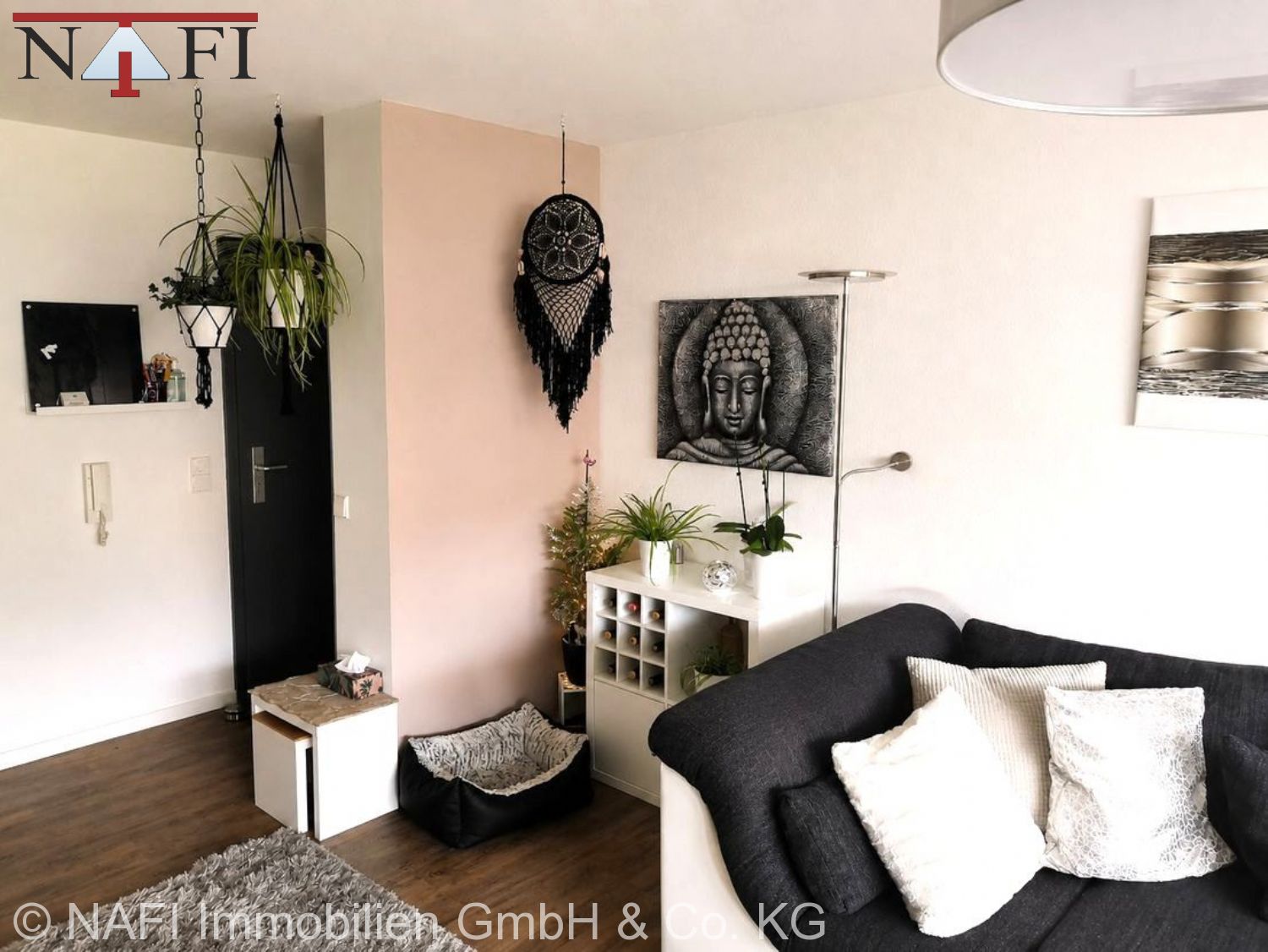 **Gehobene 3,5-Zimmer-Erdgeschosswohnung mit Terrasse und Garten** - Eingangsbereich (22203)