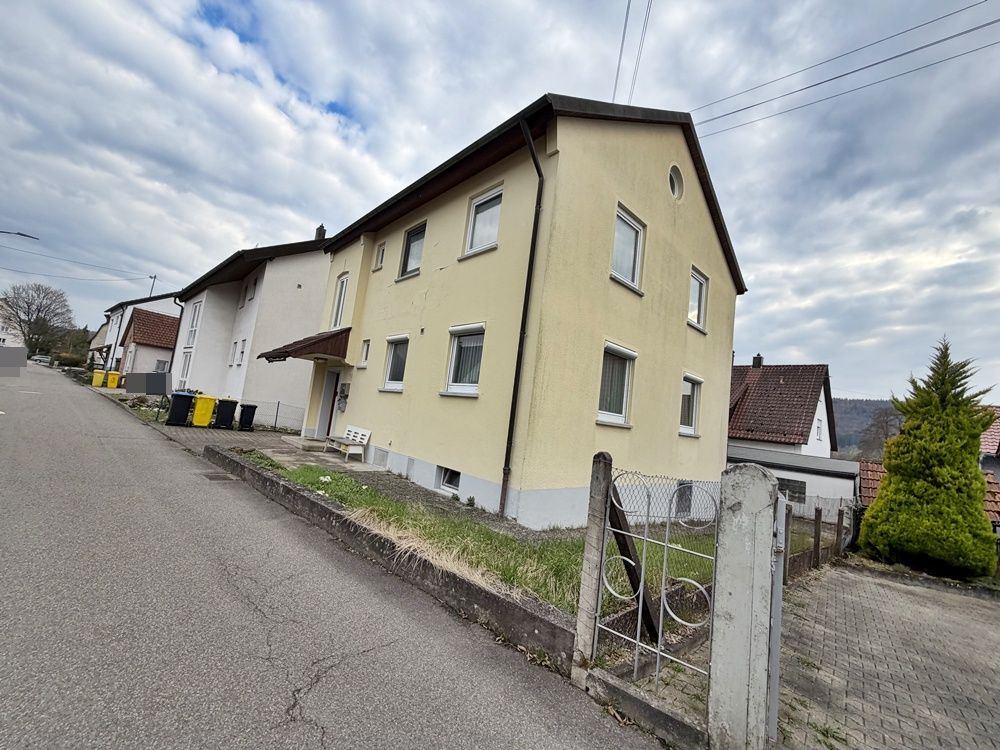 Zweifamilienhaus mit ausgebauter Bühne & großem Potenzial, 73660 Urbach, Zweifamilienhaus