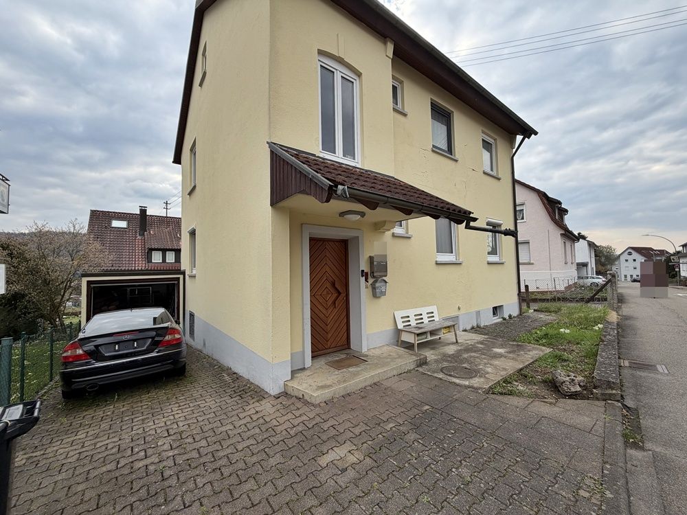 Anlageobjekt – Zweifamilienhaus mit ausgebauter Bühne & großem Potenzial - Außenbild (27172)