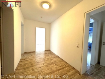 Flur - ** Attraktive 4-Zimmer-Wohnung im Schorndorfer Teilort **