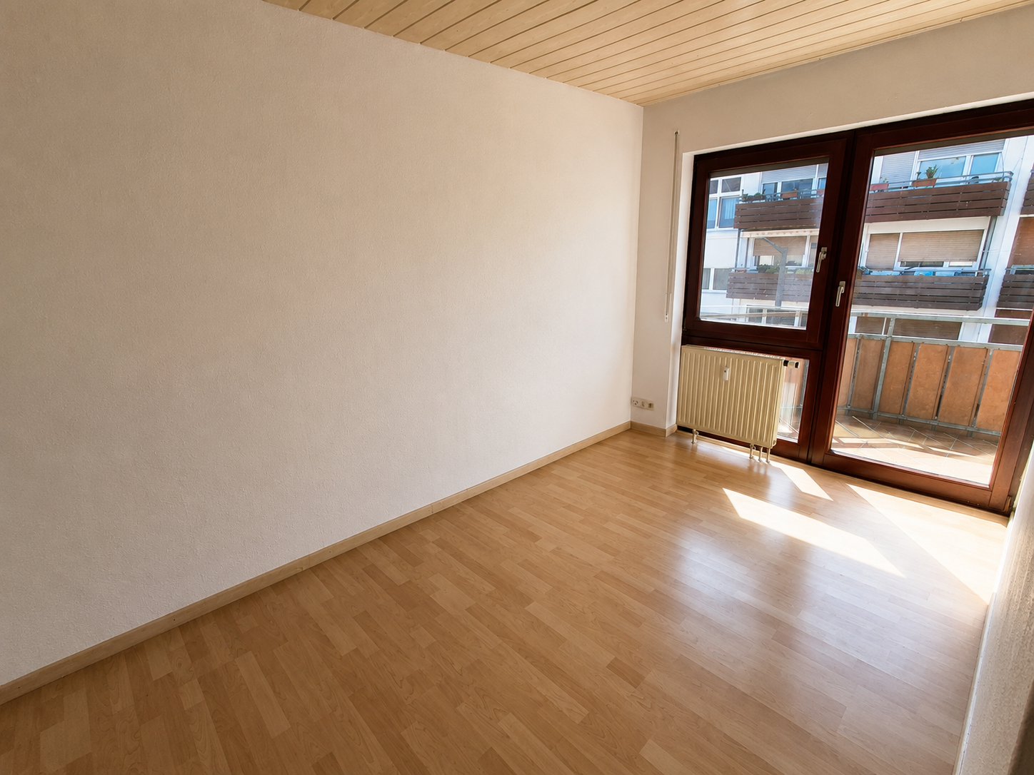 Gepflegte 3,5-Zimmer-Etagenwohnung mit großzügigem Westbalkon – sofort bezugsfrei - Kinder-/Arbeits-/Gästezimmer (22308)