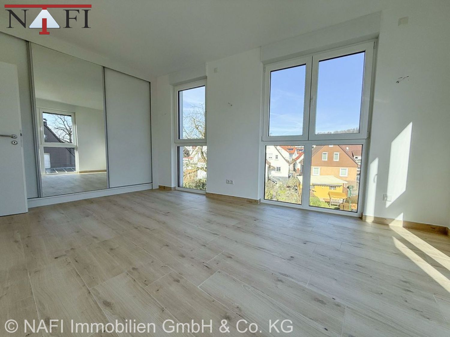 **Exklusives Wohnen mit Weitblick – Stilvolles 3,5-Zi.-Penthouse** - Schlafzimmer (24984)