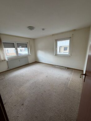 Schlafzimmer - **Helle 3-Zimmer-Erdgeschosswohnung mit Garage**