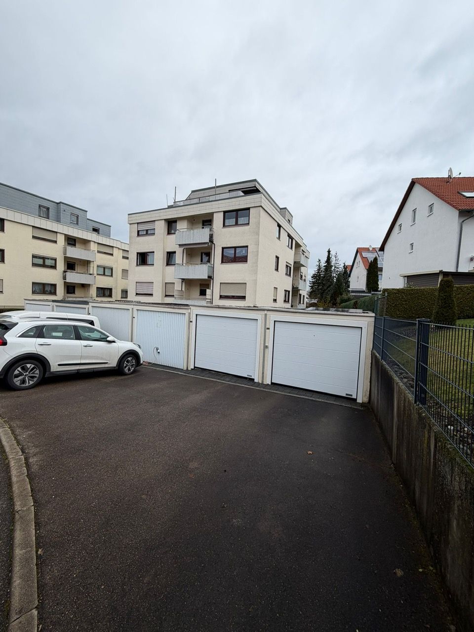 **Helle 3-Zimmer-Erdgeschosswohnung mit Garage**, 73540 Heubach, Erdgeschosswohnung