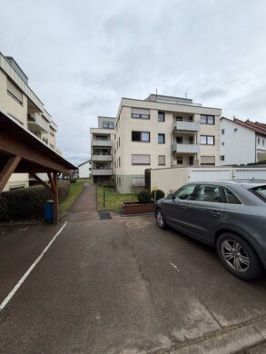 Außenansicht - **Helle 3-Zimmer-Erdgeschosswohnung mit Garage**