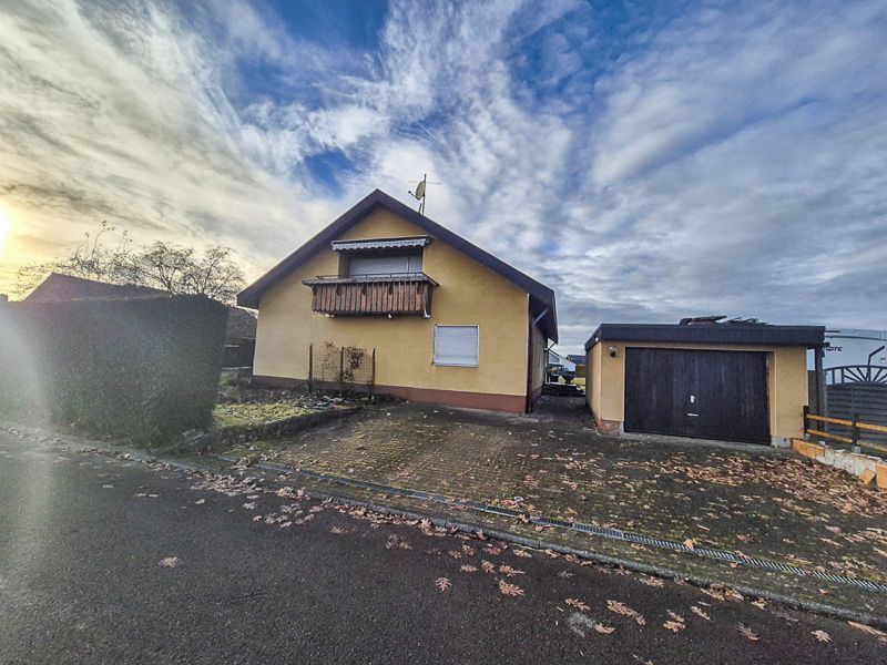 ++Freistehendes 1-2 Familienhaus in idyllischer Ortsrandlage – viel Platz für freie Gestaltung++, 73553 Alfdorf, Einfamilienhaus