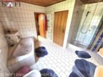 Badezimmer OG - ++ Charmantes 1–2-Familienhaus in ruhiger Randlage – Ihr neues Zuhause mit viel Platz ++