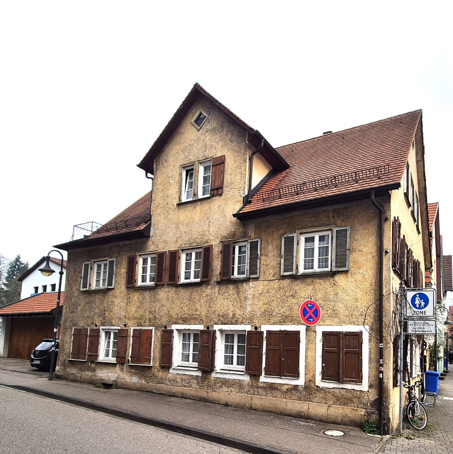 ** Mehrfamilienhaus mit Potenzial im Herzen der Stadt **, 73525 Schwäbisch Gmünd, Mehrfamilienhaus