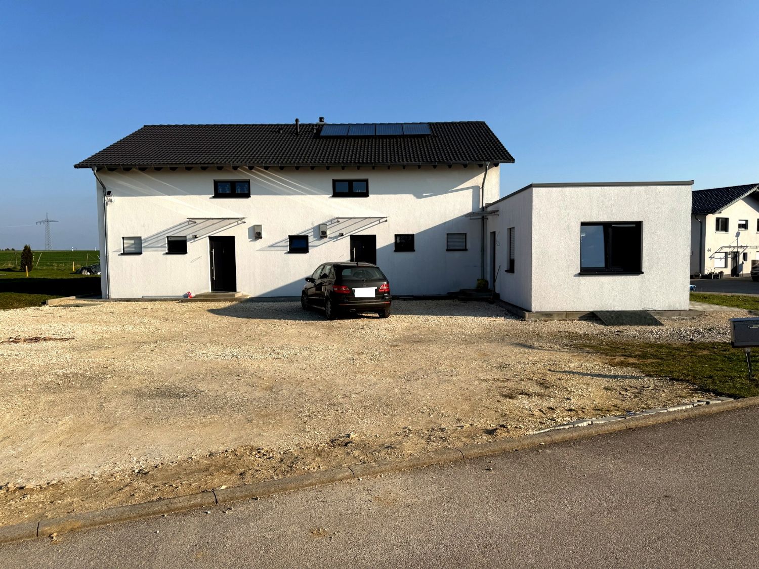 * Zwei DHH plus Einliegerwohnung auf großem Grundstück *, 73568 Durlangen, Zweifamilienhaus