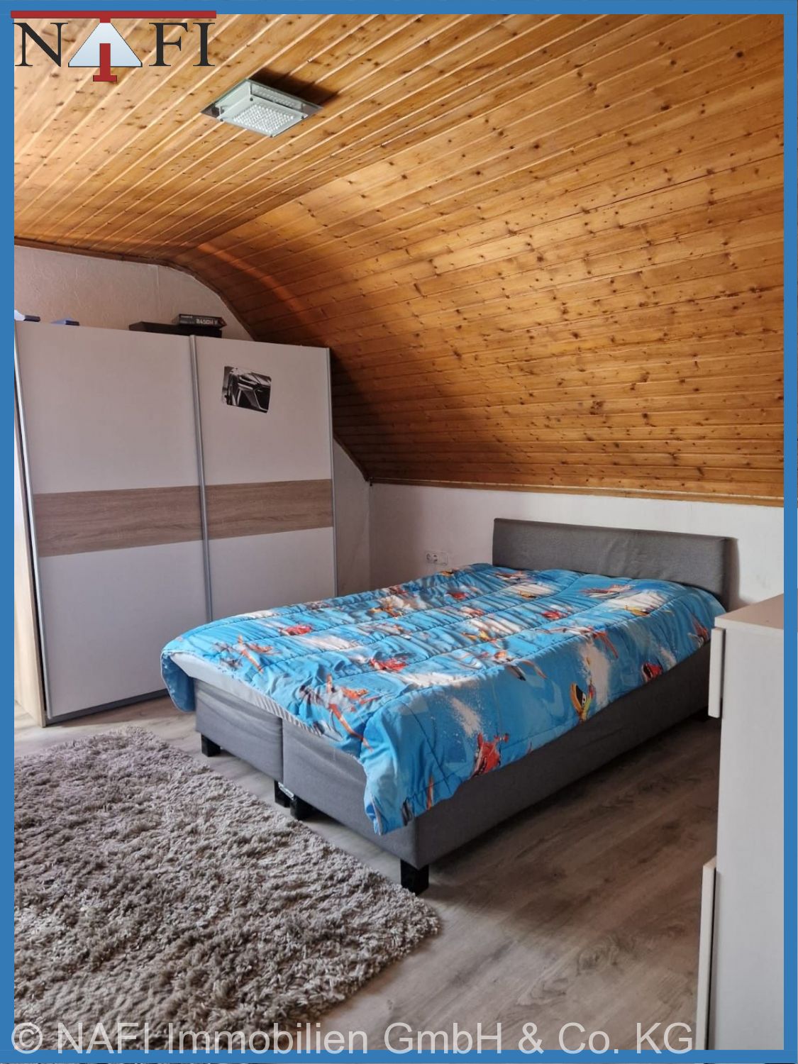 Großzügige, modernisierte 6-Zimmer-Wohnung mit viel Platz - Schlafzimmer 2 (20649)