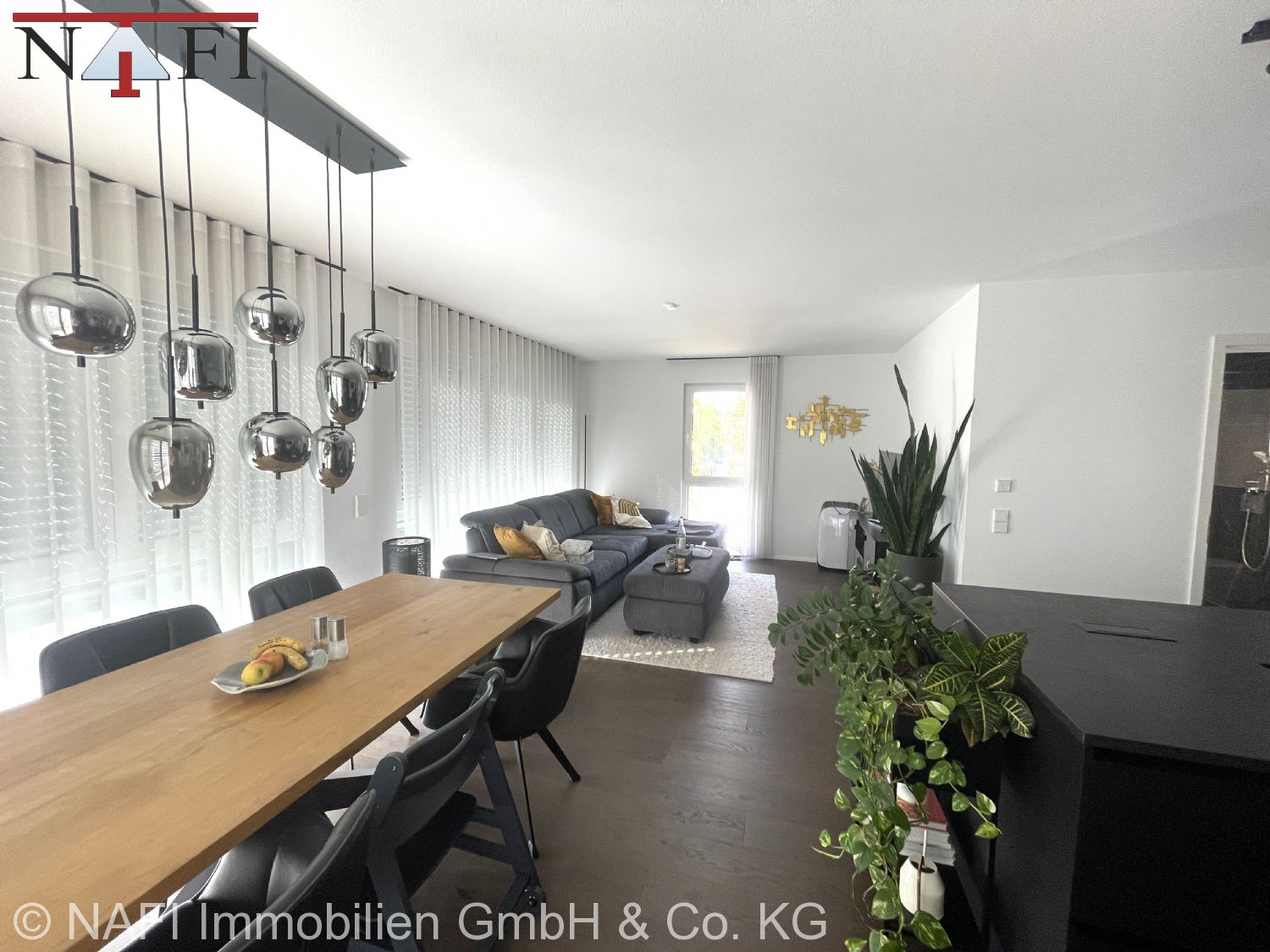 ** Luxuriöses Penthouse mit beeindruckender Dachterrasse ** - Wohn- und Essbereich (24514)