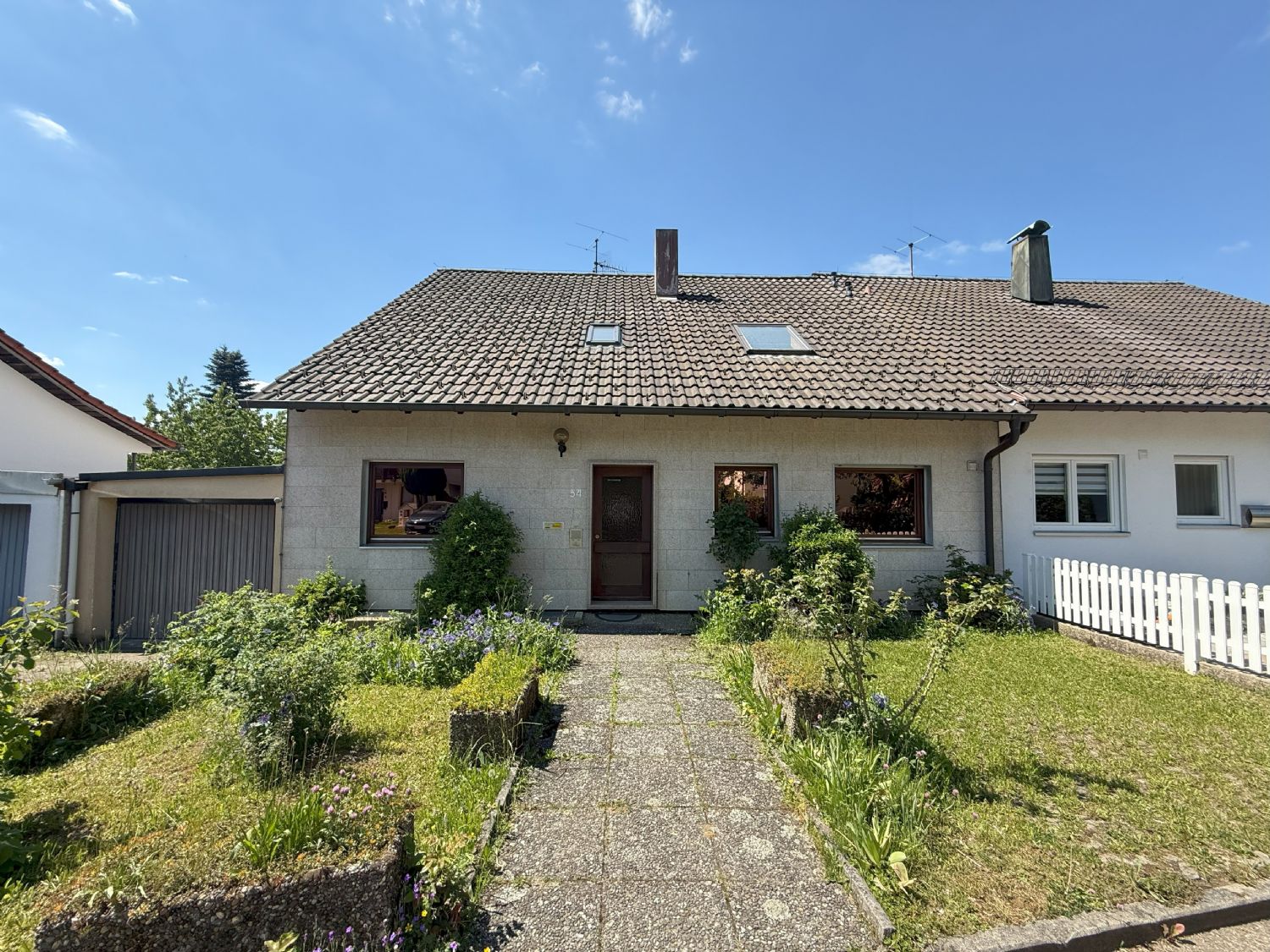 ~Charmante und großzügige Doppelhaushälfte in familienfreundlichen Wohnlage~, 73072 Donzdorf, Doppelhaushälfte